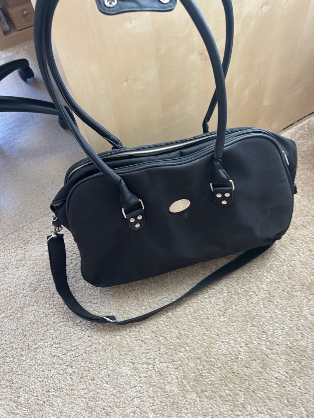 Avent Classic Black Women's Tote Bag with Detachable Strap perfect diaper bag